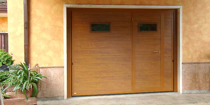 Genova Serrande | Porte basculanti in legno