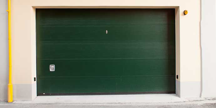 Genova Serrande | Automazione porte sezionali residenziali